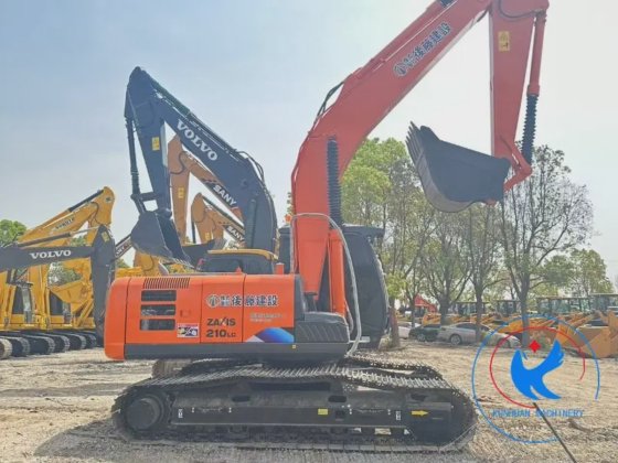 Hitachi ZX210