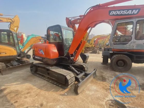 Doosan DH60