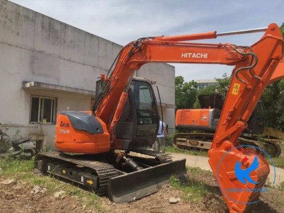 Hitachi ZX75US