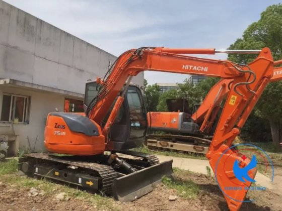 Hitachi ZX75US