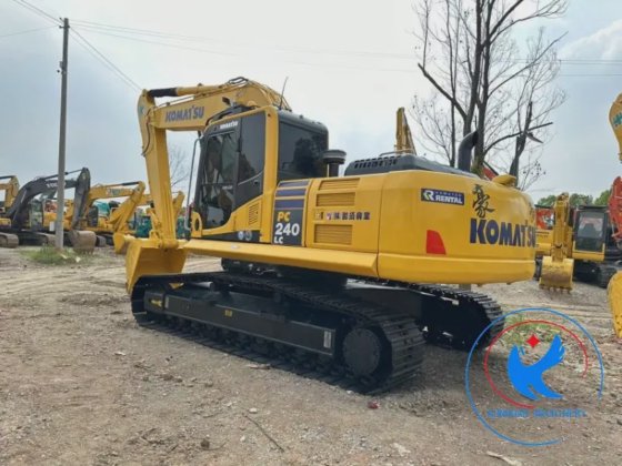 Komatsu PC240