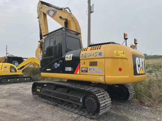 2021 Caterpillar CAT320D2