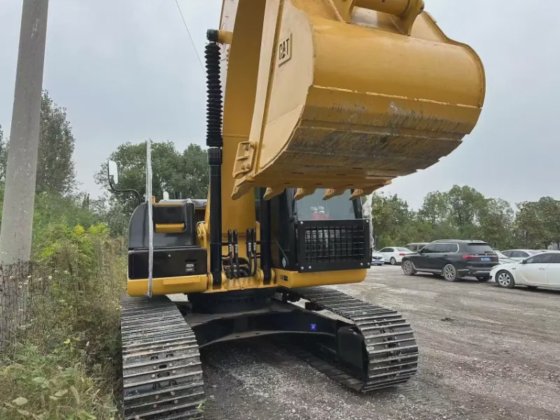 2021 Caterpillar CAT320D2