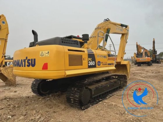 Komatsu PC360-8