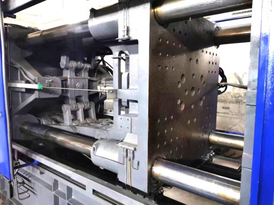 2017 中国海天 380t（伺服）注塑机