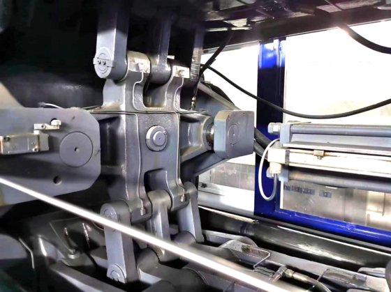 2017 中国海天 380t（伺服）注塑机