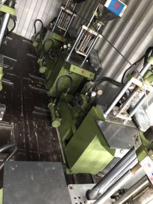 台湾近畿 20t 立式注塑机