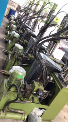 台湾近畿 20t 立式注塑机