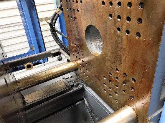 2010 中国海天 90t 注塑机