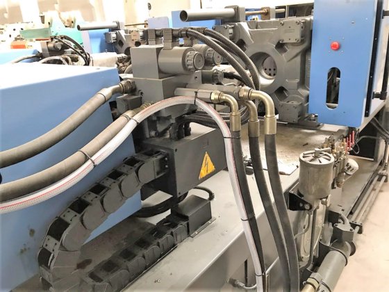 2010 中国海天 90t 注塑机