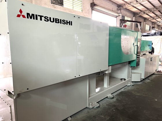 2013 日本三菱 350t (350MSG) プラスチック射出成形機