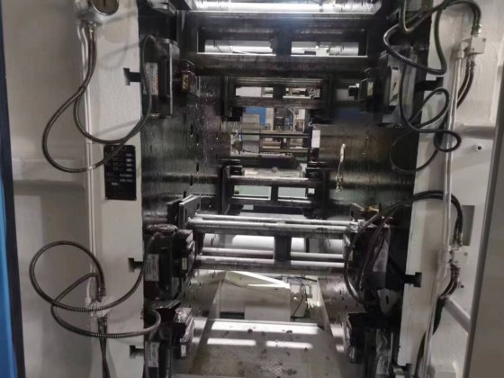 日本三菱 2000t (2000MMIII) 注塑机