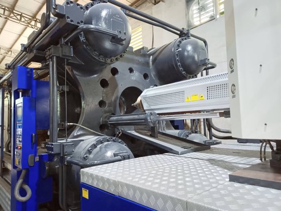 中国ハイチ1850t(サーボ)プラスチック射出成形機