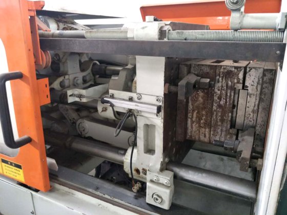 台湾ビクターVS-50(50トン)射出成形機