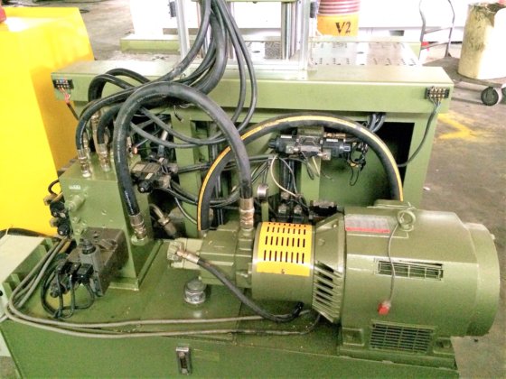 2015 台湾金基 45t 立式注塑机（双滑台）