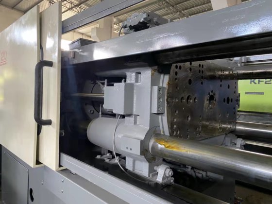 2008 日本ニッセイ 120t 2色プラスチック射出成形機