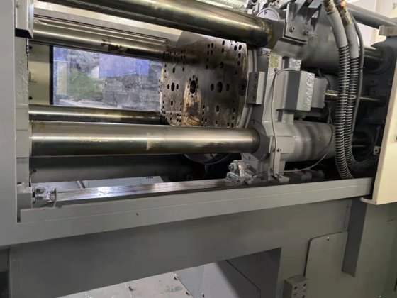 2008 日本ニッセイ 120t 2色プラスチック射出成形機