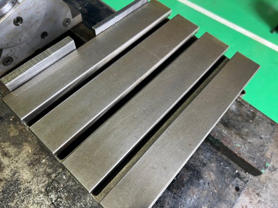 傾斜回転角テーブル