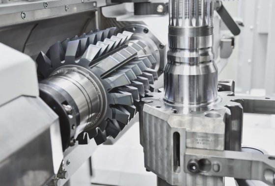 High-End CNC Gear Hobbing Machine