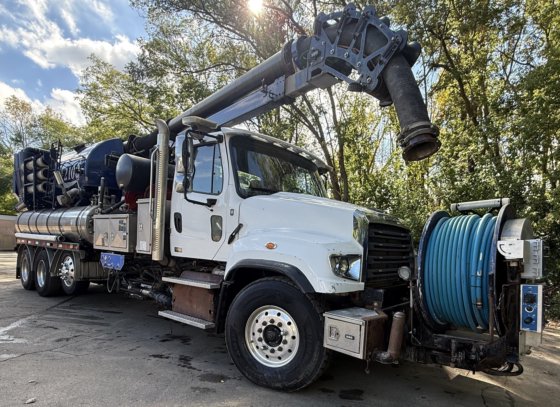 2016 Vactor 2100 Plus Recycler Sewer Cleaner in Menomonee Falls, WI, USA