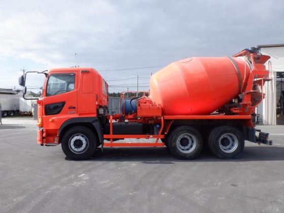 2013 Hino