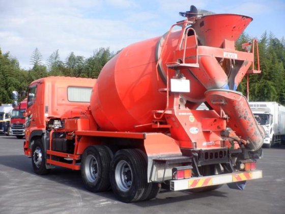 2013 Hino