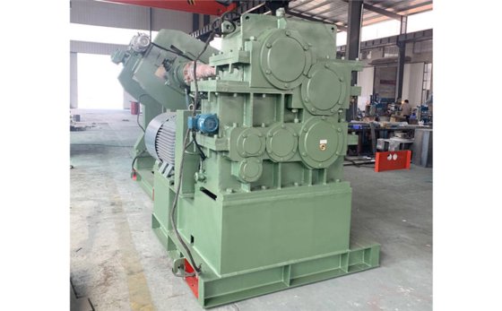 电动调距橡胶压延机