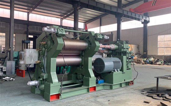 电动调距橡胶压延机