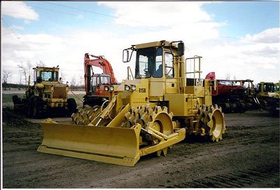 1988 CATERPILLAR 815B in Alberta,