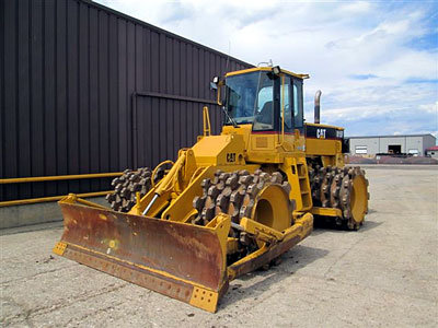 1997 CATERPILLAR 815F in Alberta,