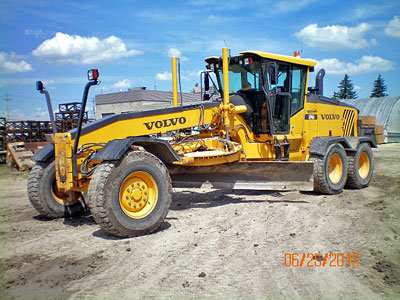 2009 VOLVO G946 in Winnipeg,