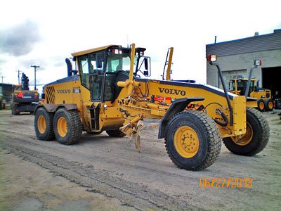 2008 VOLVO G946 in Winnipeg,
