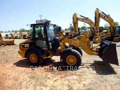 2011 CATERPILLAR 906H in Charlotte,