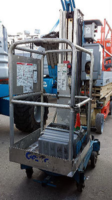 2006 GENIE AWP-25S in United
