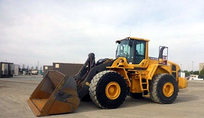 2011 VOLVO L220G in Irving,