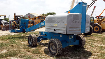 2006 GENIE S40 in United