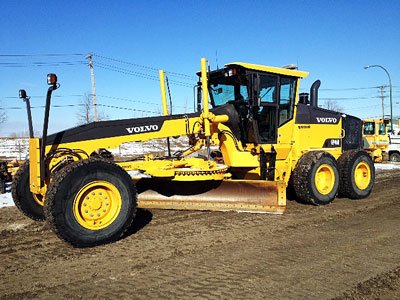 2013 VOLVO G946B in Winnipeg,