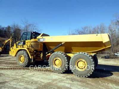 2013 CATERPILLAR 725 in Greensboro,