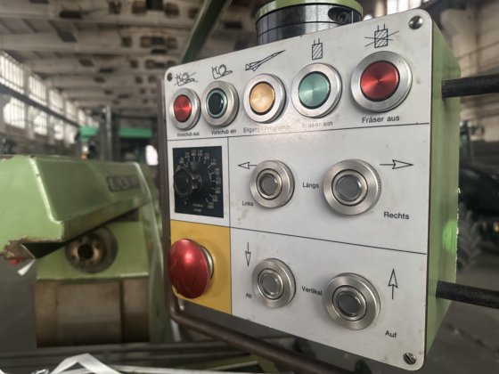 1980 クンツマンHF6/2Vフライス盤