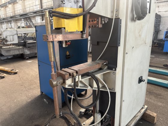 2005 Tecna 6125 点焊机，包括冷却装置