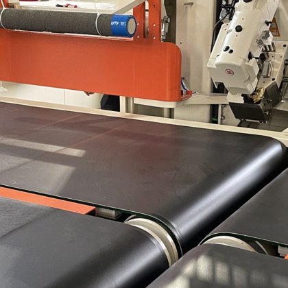 ゾリーテック コンピュータ化自動反転マットレス端縫いテープ縁機 50-500mm ソーイング厚さ