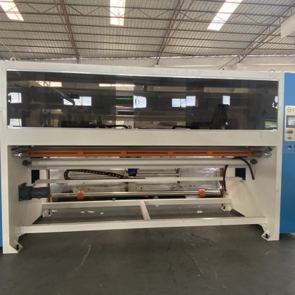 ゾリーテック マットレス生産 キルティッド生地 マットレス裁断機