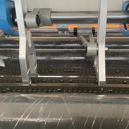 ゾリーテック 自動多針キルティング機 コンピュータ化システム 80mm 厚さ