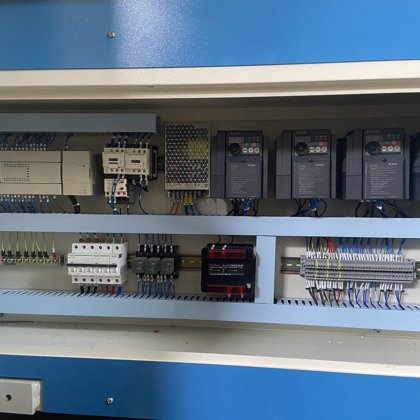 Zolytech 计算机化自动床垫封边机翻转缝合