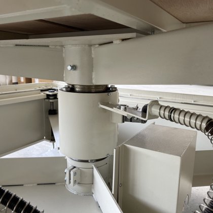 Zolytech 薄膜边缘缝制机用于床垫面板 经典型