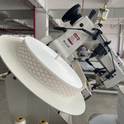 Zolytech 购买半自动床垫封边机 马琪娜 柔到 床垫