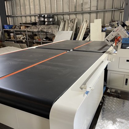 Zolytech 自動マットレステープ端部加工機 金属板マットレスパネル用 マットレス生産ライン