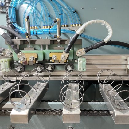 ゾリーテック コンピュータ制御ポケットスプリングコイリング機 Non - Shuttle