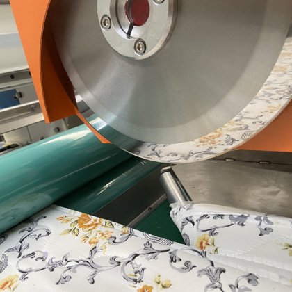 Zolytech ZLT-HM 高速计算机化非梭工作床褥边缝合机 80mm 缝厚度