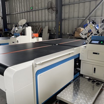 Zolytech ZOLYTEH 高速床垫带边机 自动翻转 现货销售